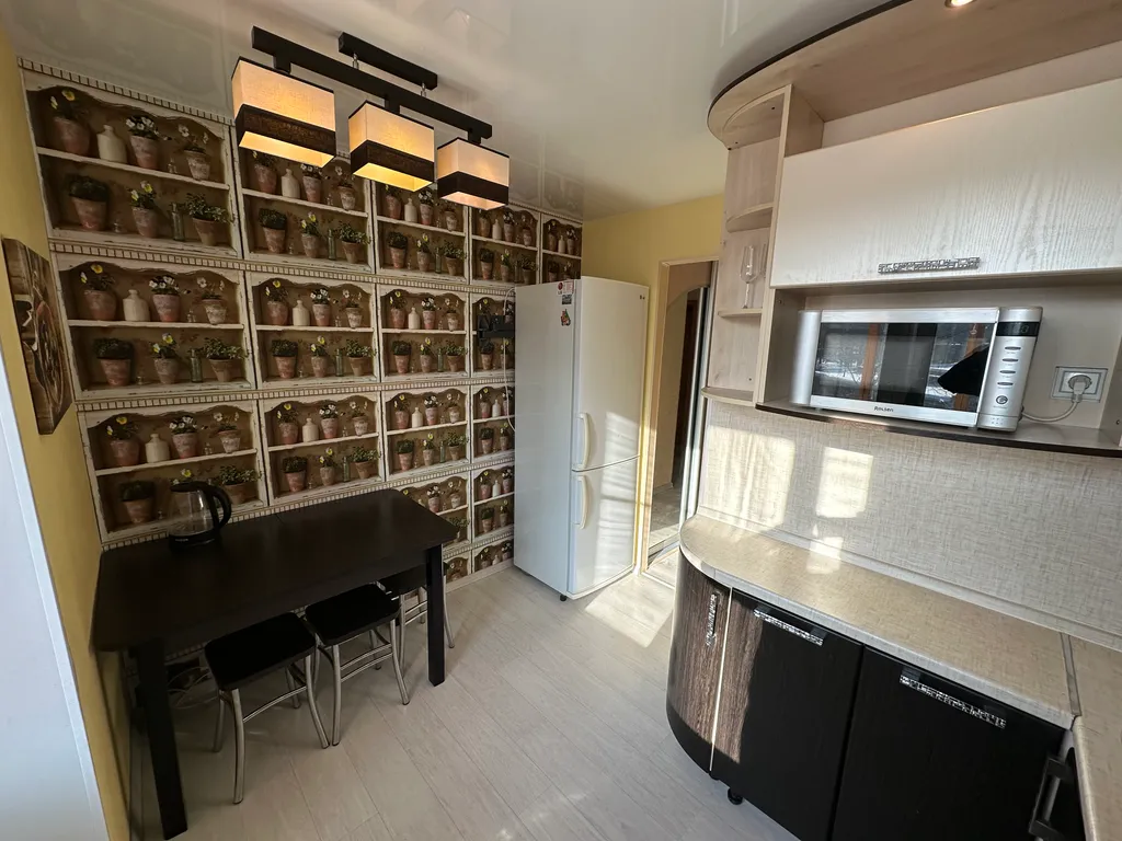 Просторная двухкомнатная квартира на набережной