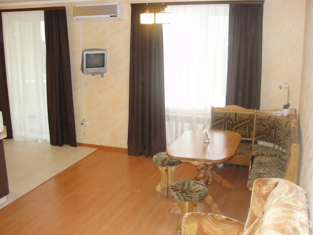 Квартира Двухкомнатная квартира в Севастополе, в районе пляжа Учкуевка — Севастополь