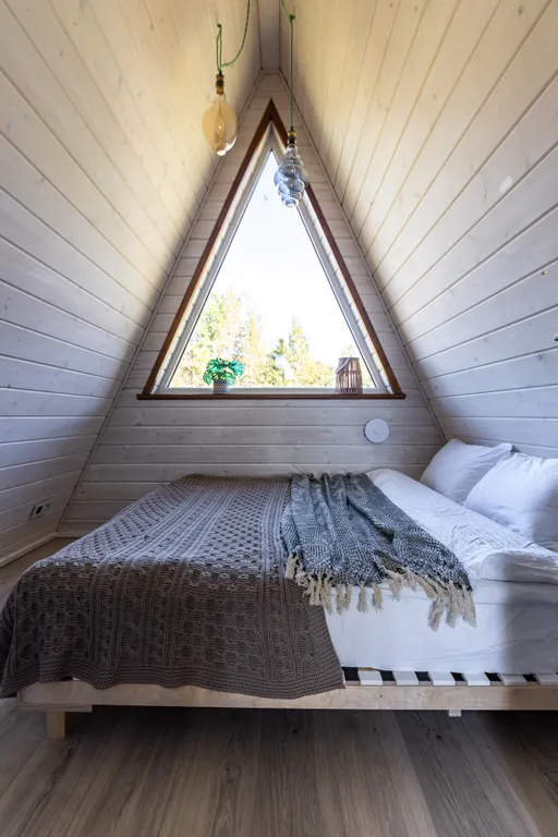 Треугольный дом у 3х горнолыжных курортов