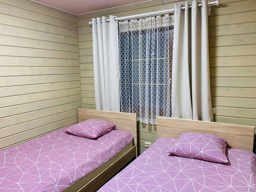 Новый современный коттедж рядом с озером