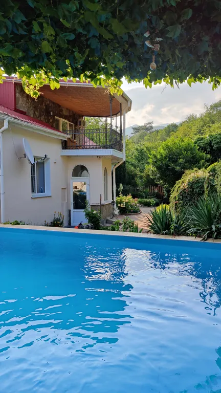 Частный дом с территорией и выходом в лес