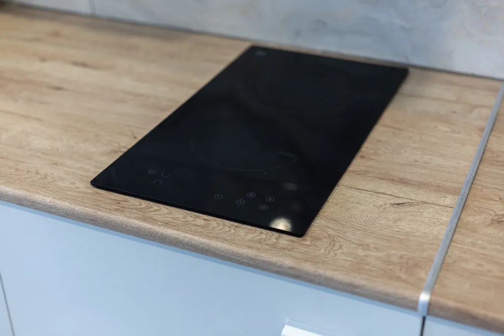 Студия с балконом и видом на горы