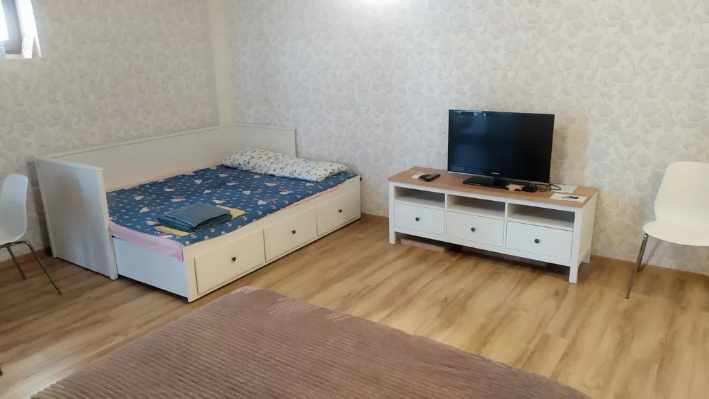 Студия у моря, Итальянская деревня