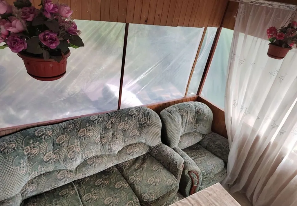 Дом недалеко от колоннады