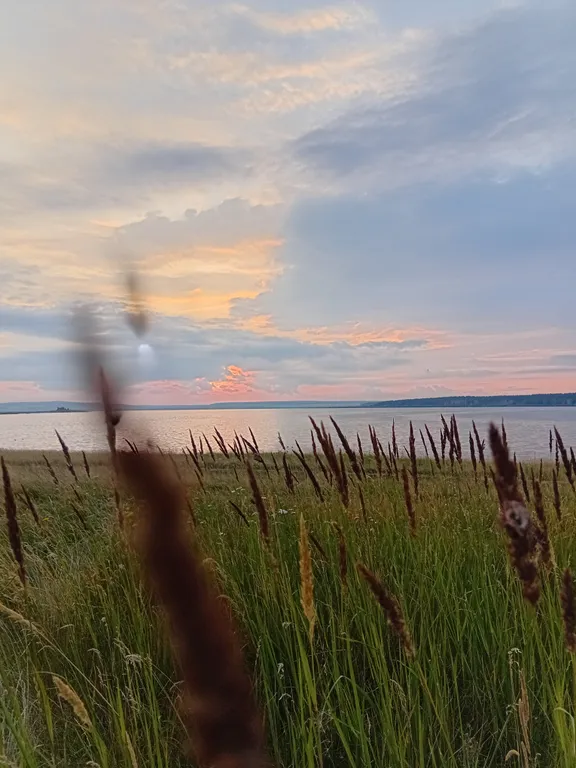 Уютный дом на берегу озера Камбулат