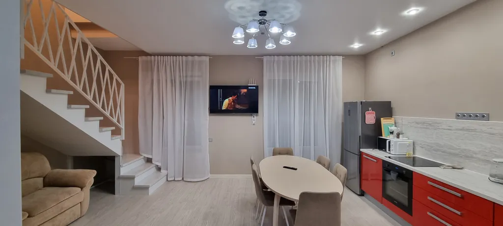 Коттедж Просторные апартаменты с видом на горы и ГЛЦ — аренда посуточно в Зелёная Поляна