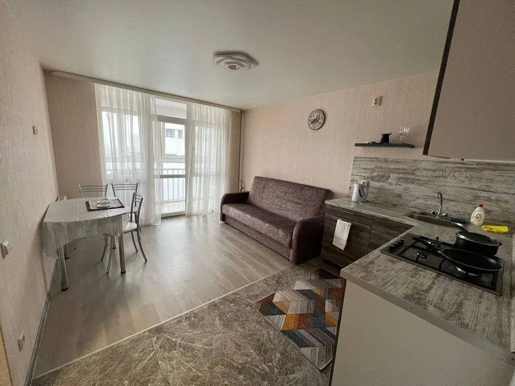 Евродвушка с прекрасным видом на поля и шоссе