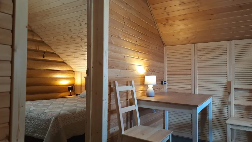 Дом-баня на берегу озера