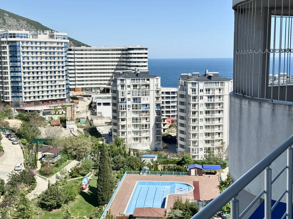 Стильная однушка с бассейном у ЖК