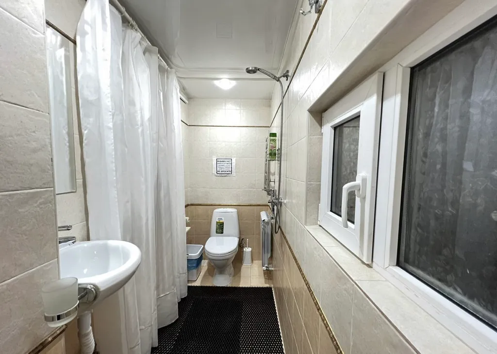 Дом на цветнике