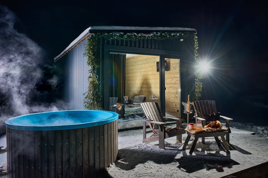 Мини-дом с горячей купелью Горе-Море