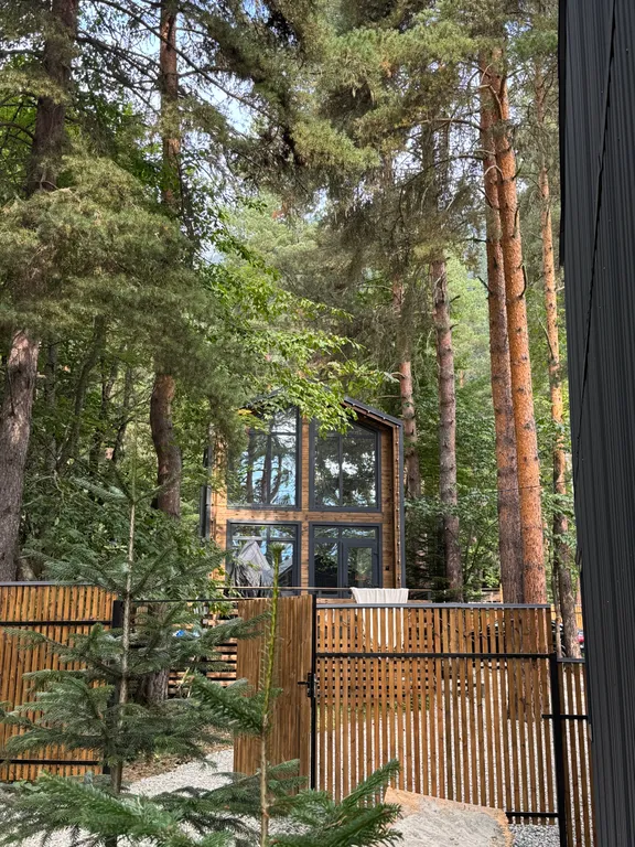 Коттедж с частной территорией и джакузи Green