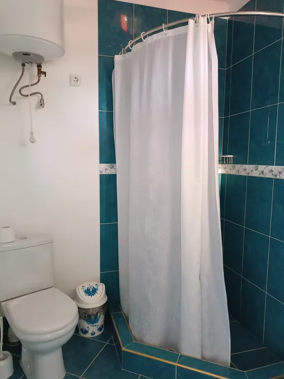 сдается коттедж 2  этажа.130 кв. м, с тремя отдельными комнатами