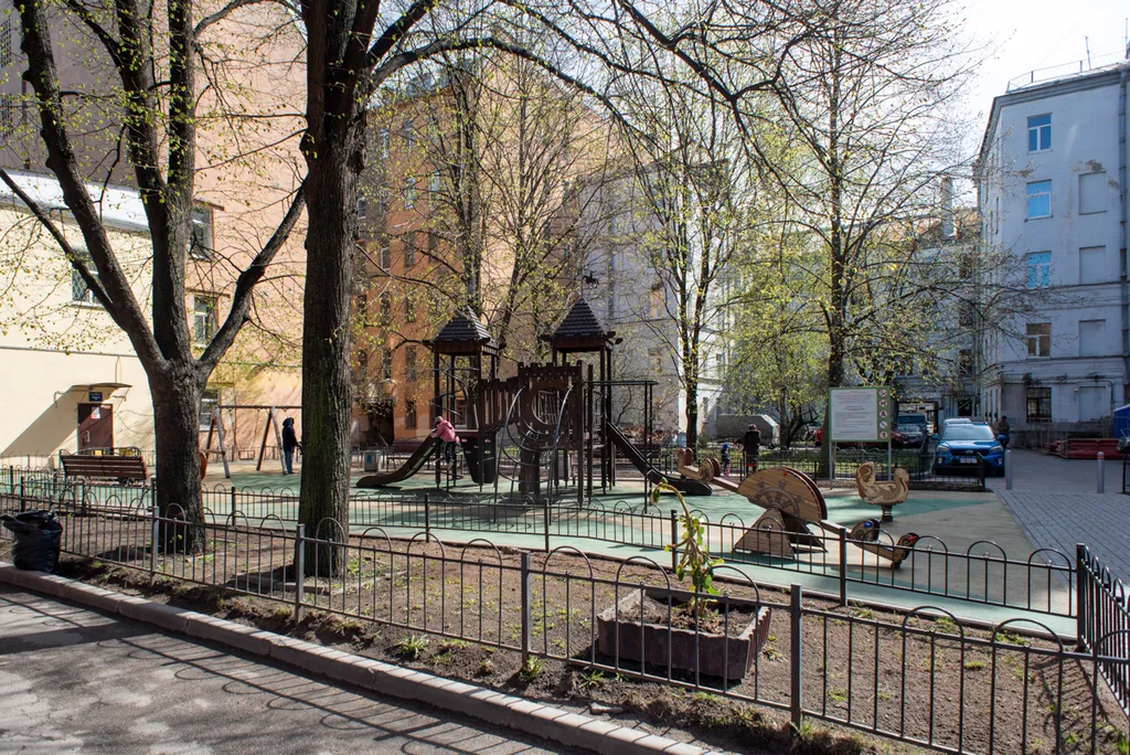 Уютная комната рядом с Петропавловской крепостью