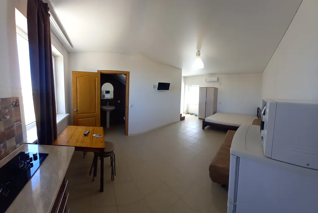 Двухуровневый номер с видом на море