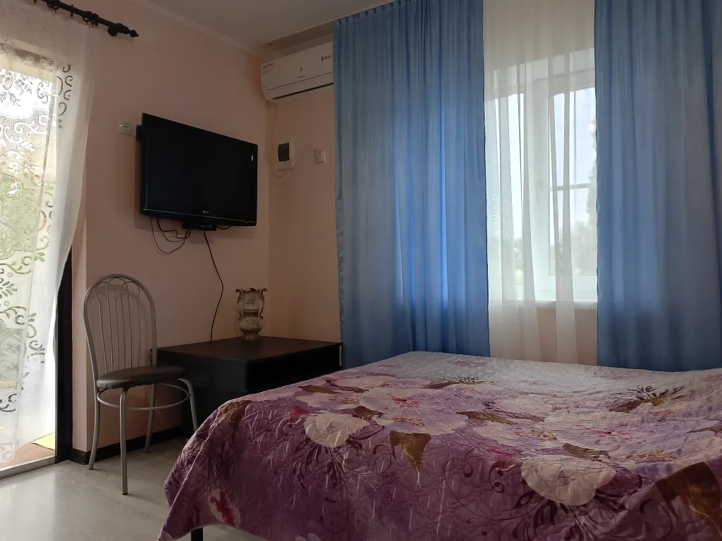 Номер на троих с балконом