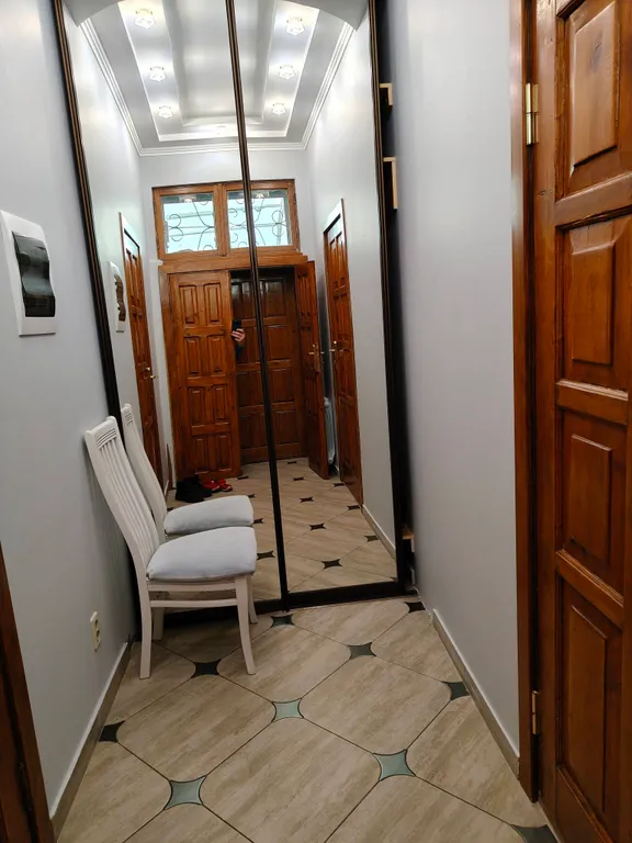 Частный дом с беседкой