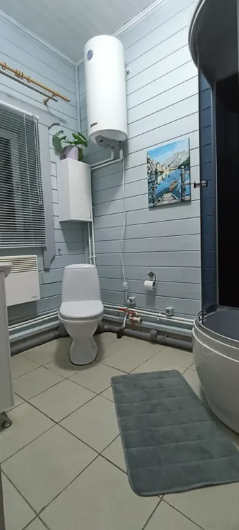 Уютный двухэтажный дом на берегу озера Селигер