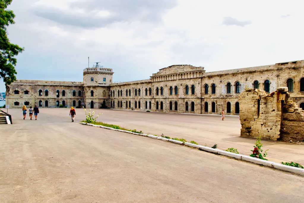 Коттедж Второй этаж дома с отдельным входом с балконом 41м2 ,до моря 4 минуты. — Севастополь