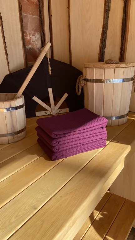 Gray дом в стиле барнхаус с видом на лес