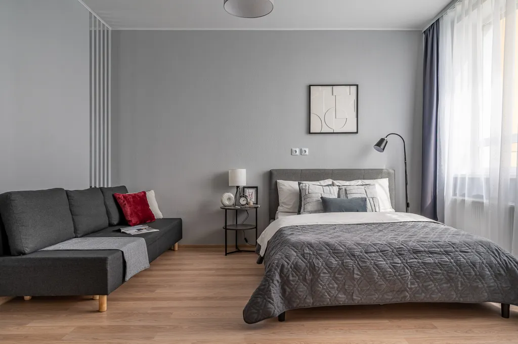 Не в отеле, а в квартире на Репина 77