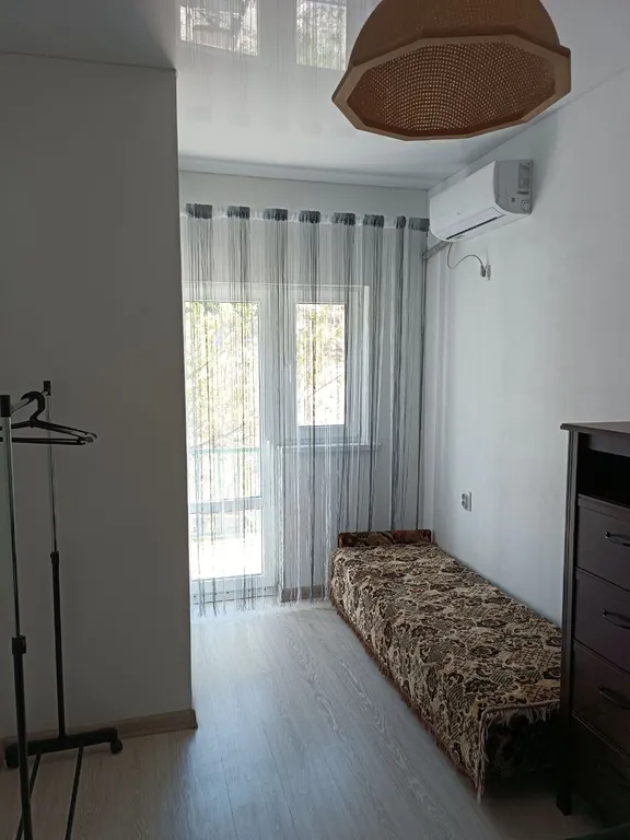 Живописное место среди гор и виноградников