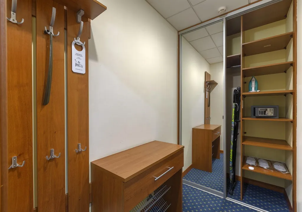 Семейный номер с кухонной зоной, отдельной гардеробной в 30 метрах от метро