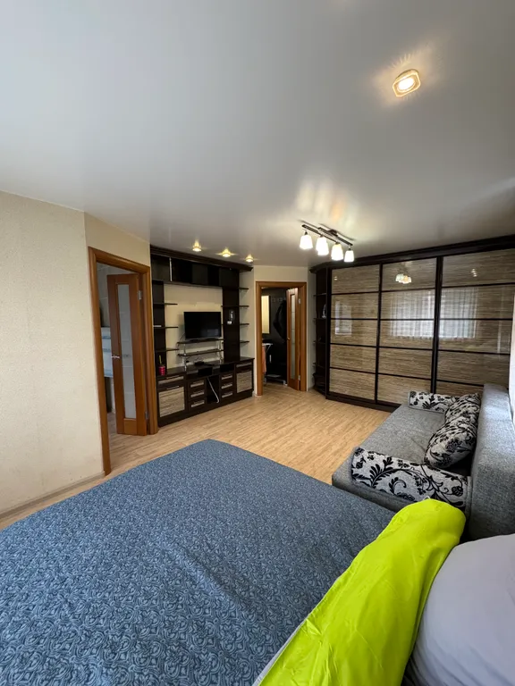 Светлая и просторная однокомнатная квартира — аренда посуточно в Комсомольск-на-Амуре