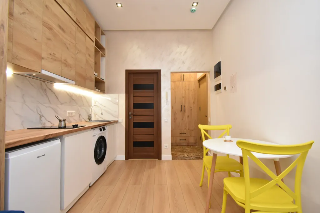 Royal blue бархатная студия в центре