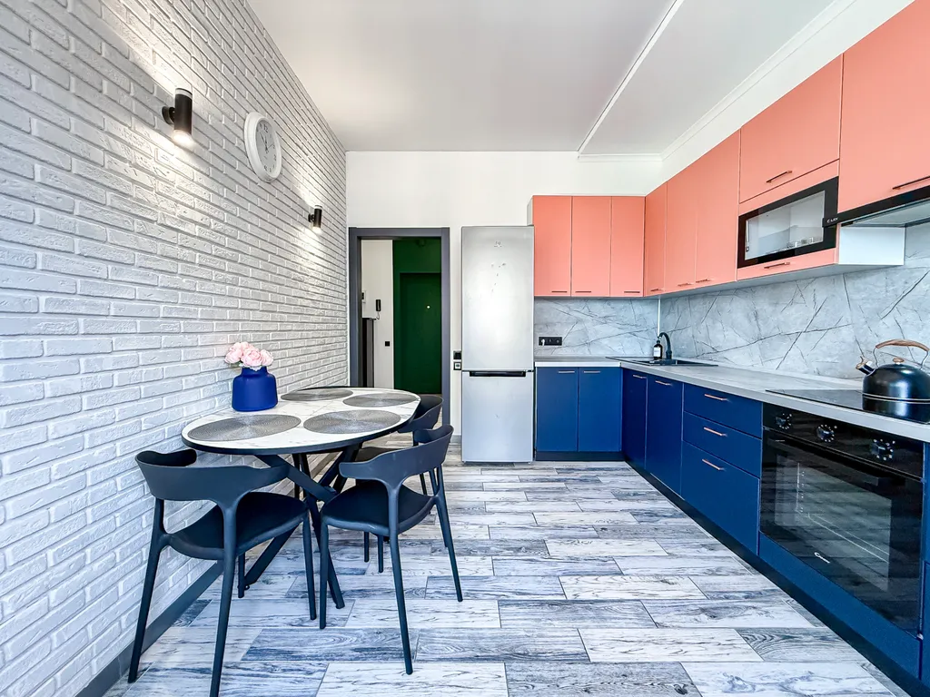 Трехкомнатная дизайнерская квартира в самом центре города