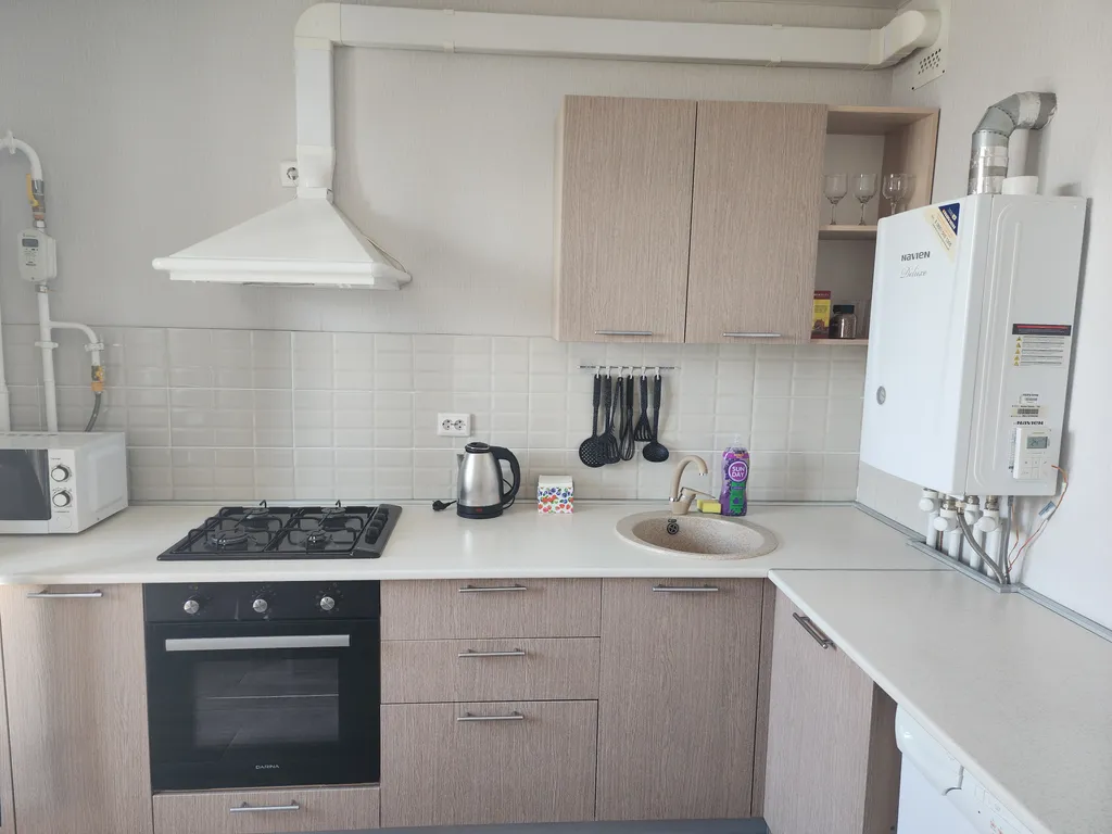 Уютная однокомнатная квартира с видом на озеро рядом с вокзалом