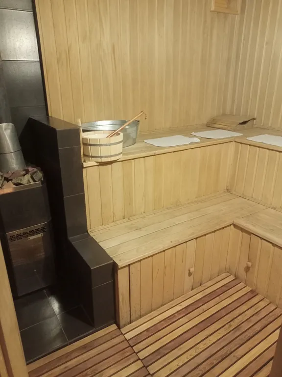 Дом с теплым бассейном и баней на дровах