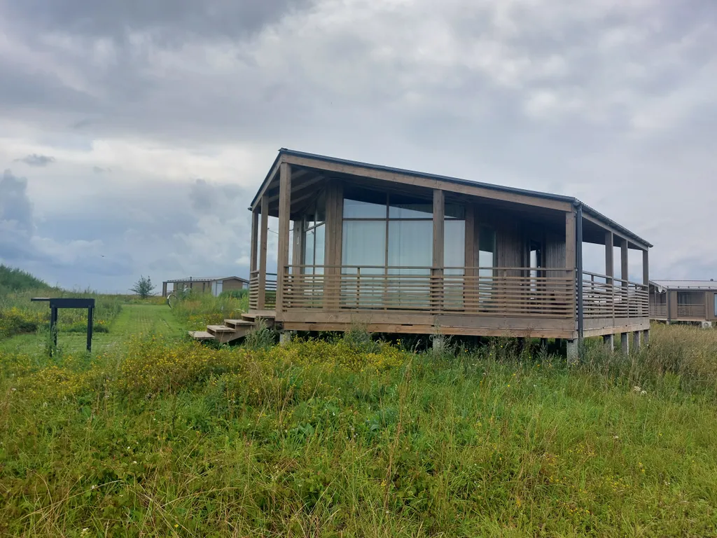 Дом с видом на озеро