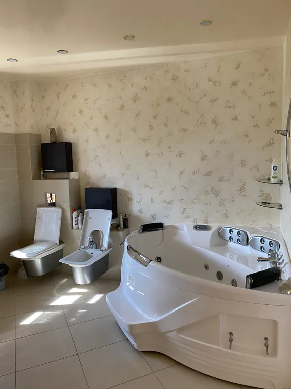 Просторный коттедж для семейного отдыха