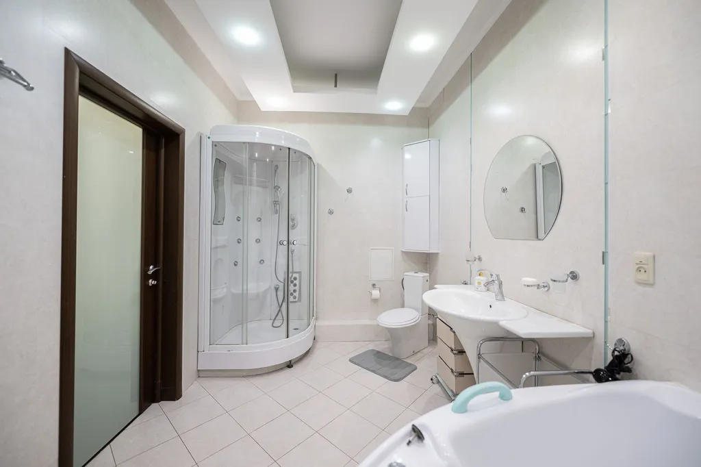 Большая квартира с кондиционерами и камином