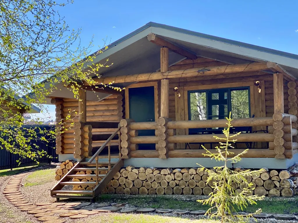 Домик с видом на лес