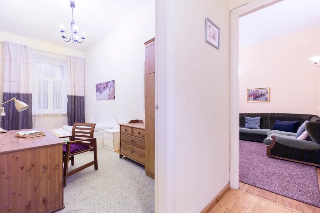 Ryss' 3BR Apt on Nevsky