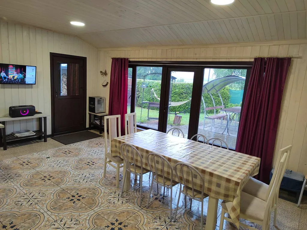 Апартаменты с баней и детской площадкой в пригороде Бреста