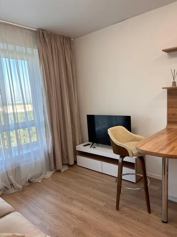 Студия с видом на лес