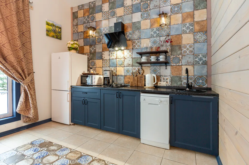 Коттедж Уютный дом с баней и чаном в лесном участке у берега водохранилища — Логиново