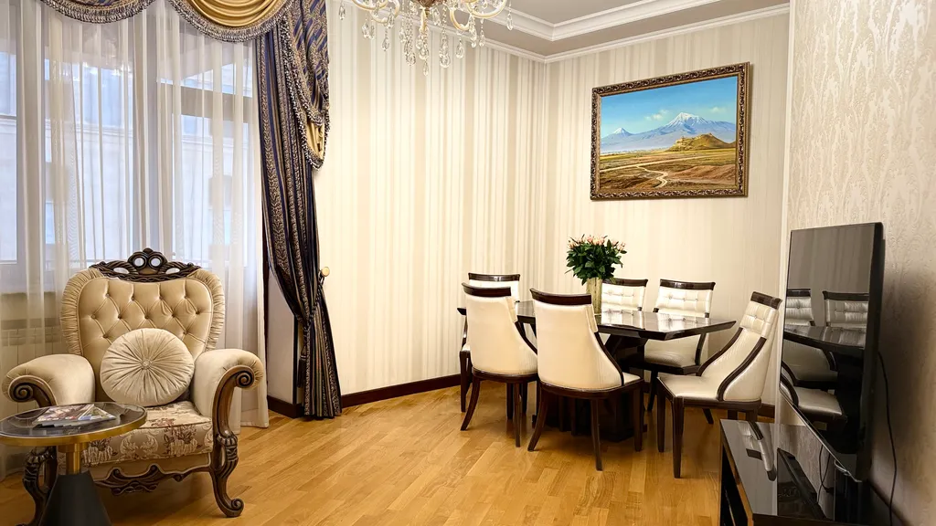 Квартира Семейные апартаменты с 2 спальнями и видом на город в центре — аренда посуточно в Ереван