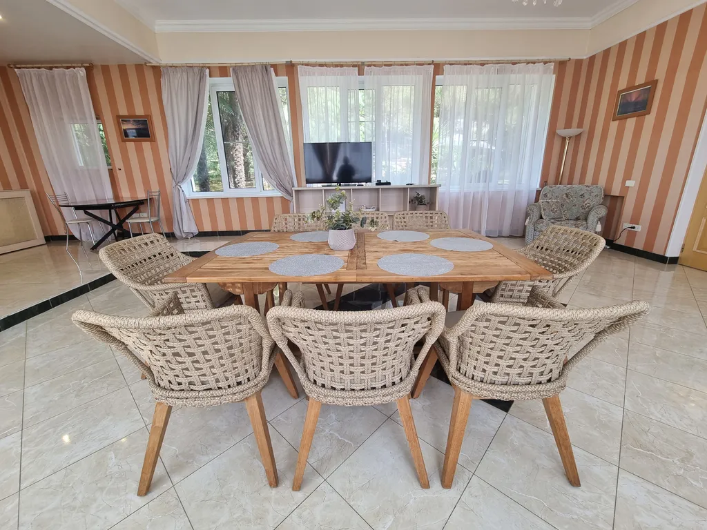 Коттедж с видом на море и открытым бассейном