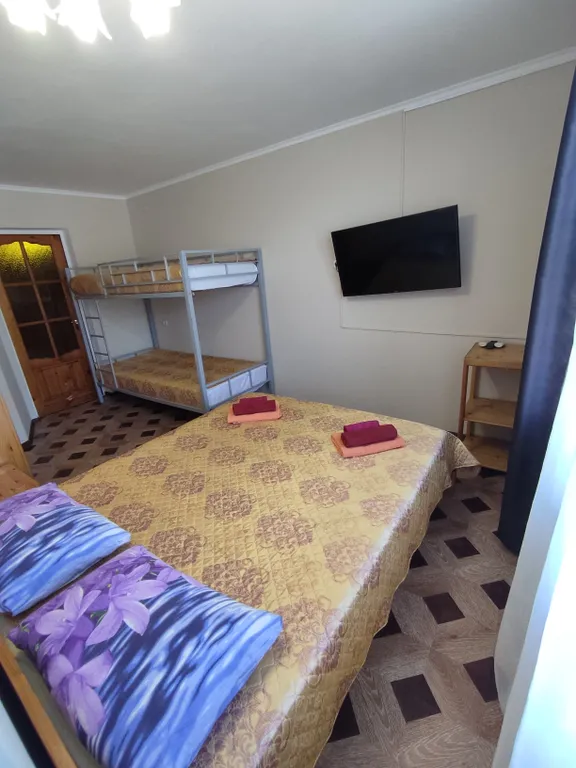 Эллинг на берегу моря