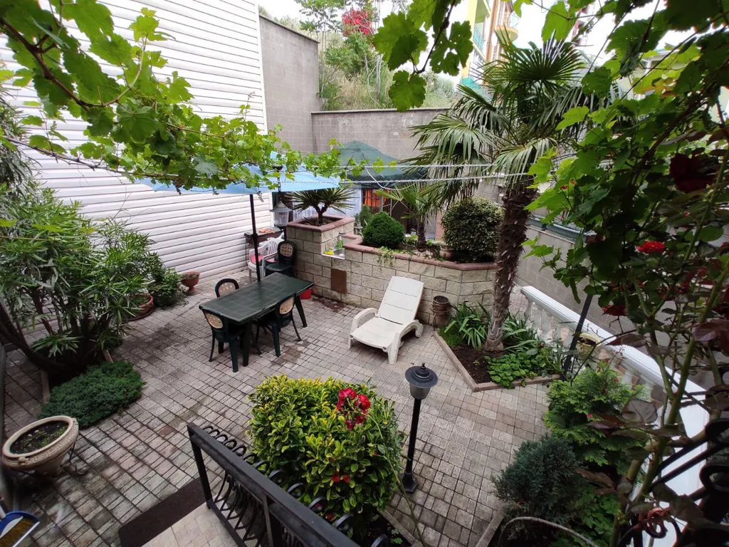 Квартира Апартамент с уютным двориком в Мисхоре, в частном доме — аренда посуточно в Кореиз