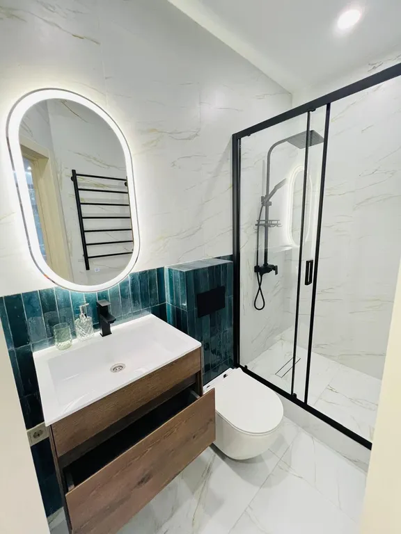 Апартаменты с балконом и бассейном на территории