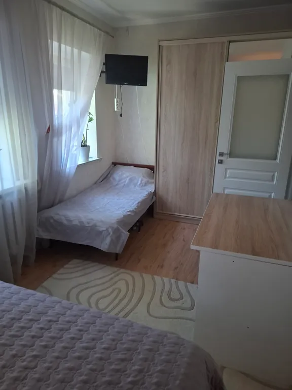 Уютный дом, рядом с рощей и прудами, при въезде в город по трассе м4