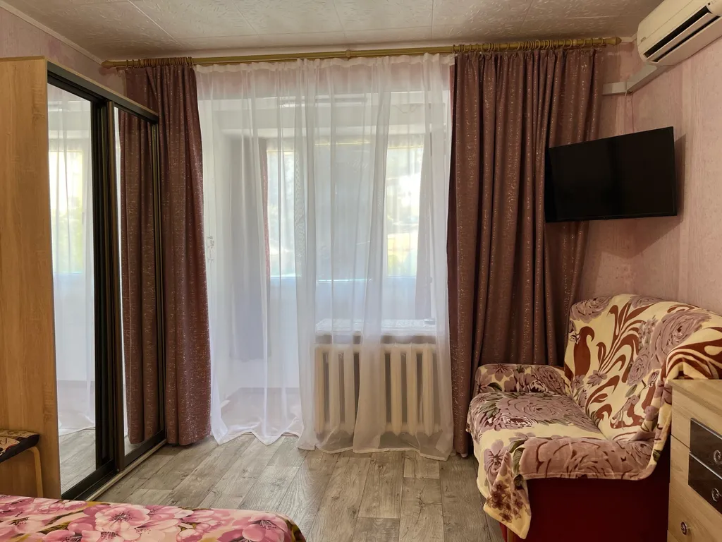 Комфортная квартира возле можжевеловой рощи