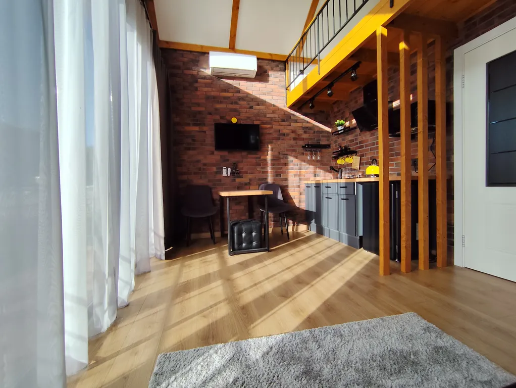 Апартамент на горе с видом на море и сад