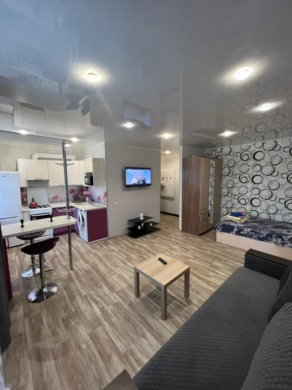 Уютная современная квартира в центре — аренда посуточно в Краснотурьинск