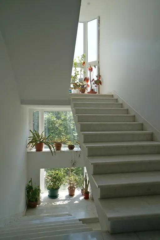 Белый дом в горах Ортабатуми